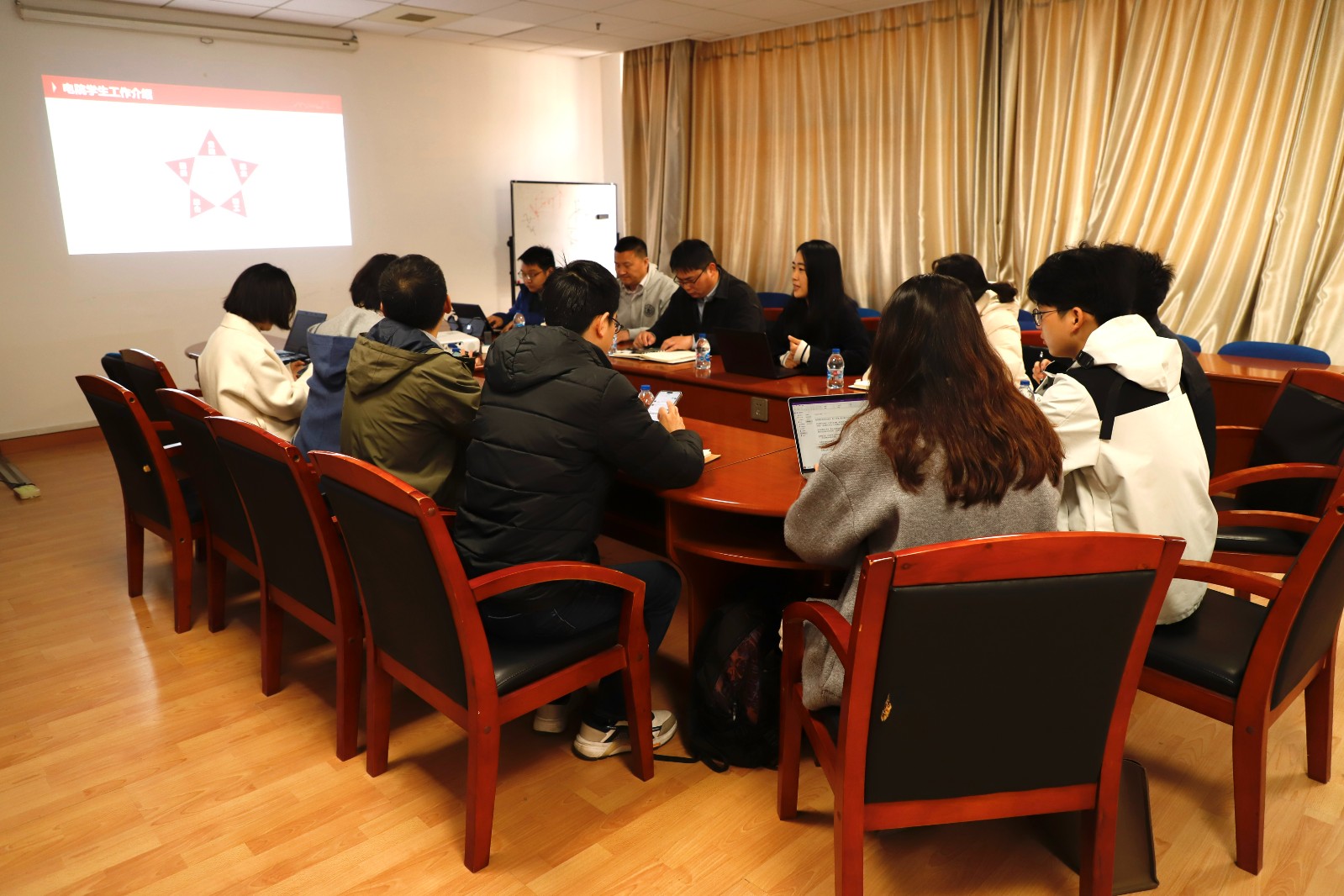 图7【感知科学与工程学院走访】.jpg