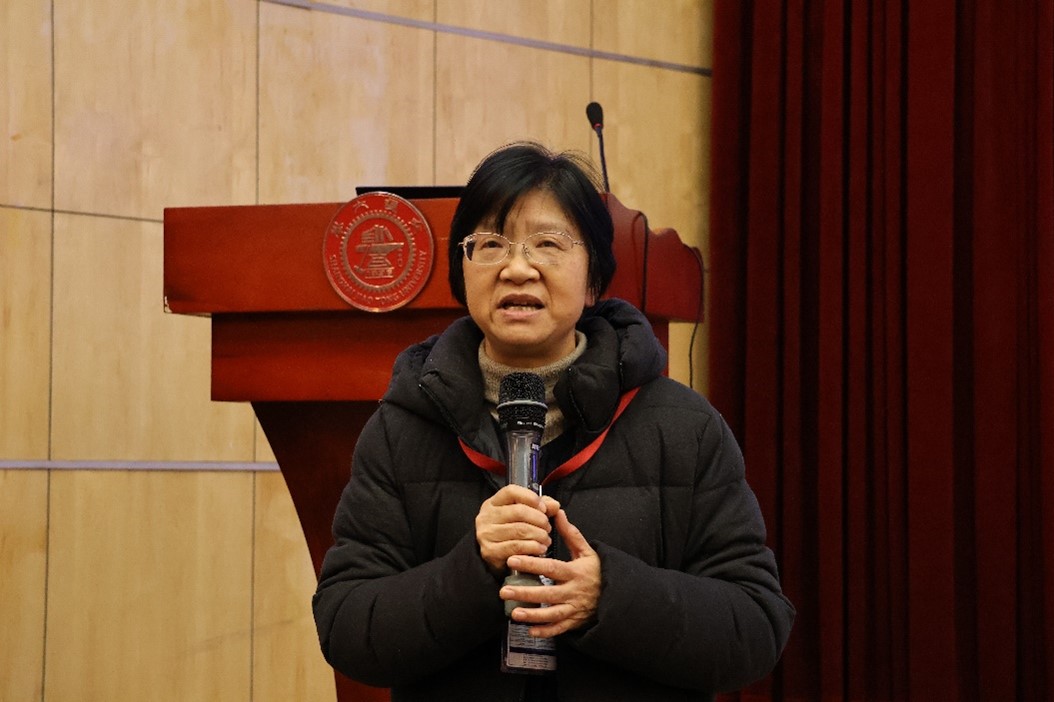 图片18吴晓蓓致闭幕辞.jpg 图片18吴晓蓓致闭幕辞.jpg