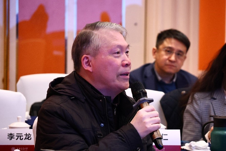 图片12上海大学费敏锐教授点评和指导.jpg 图片12上海大学费敏锐教授点评和指导.jpg